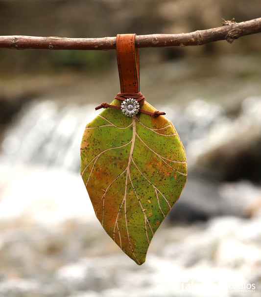 Cork Leather Zipper Pouch - Green Spade Leaf