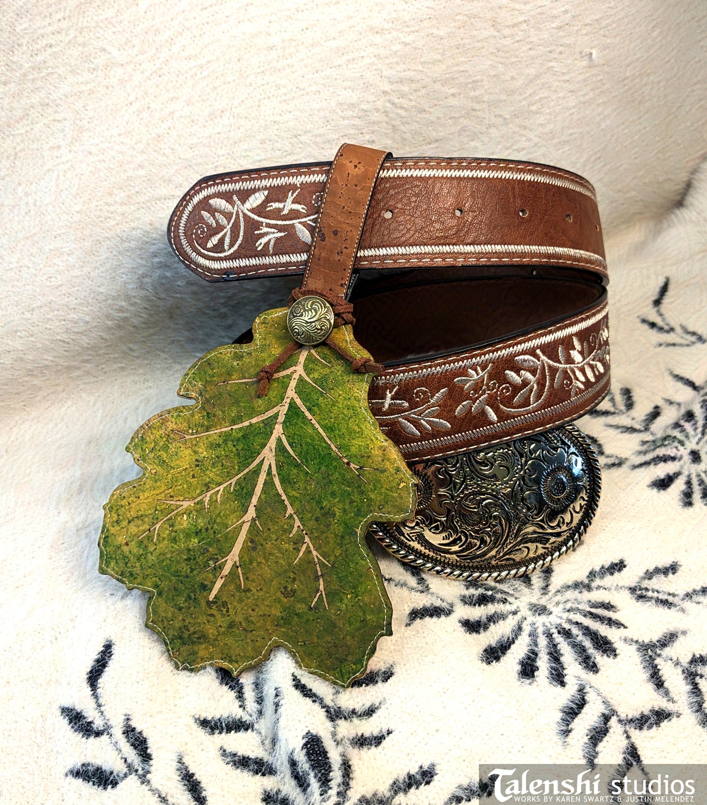 Spring Green Oak Leafd Wallet or Coin Purse (2 sizes)